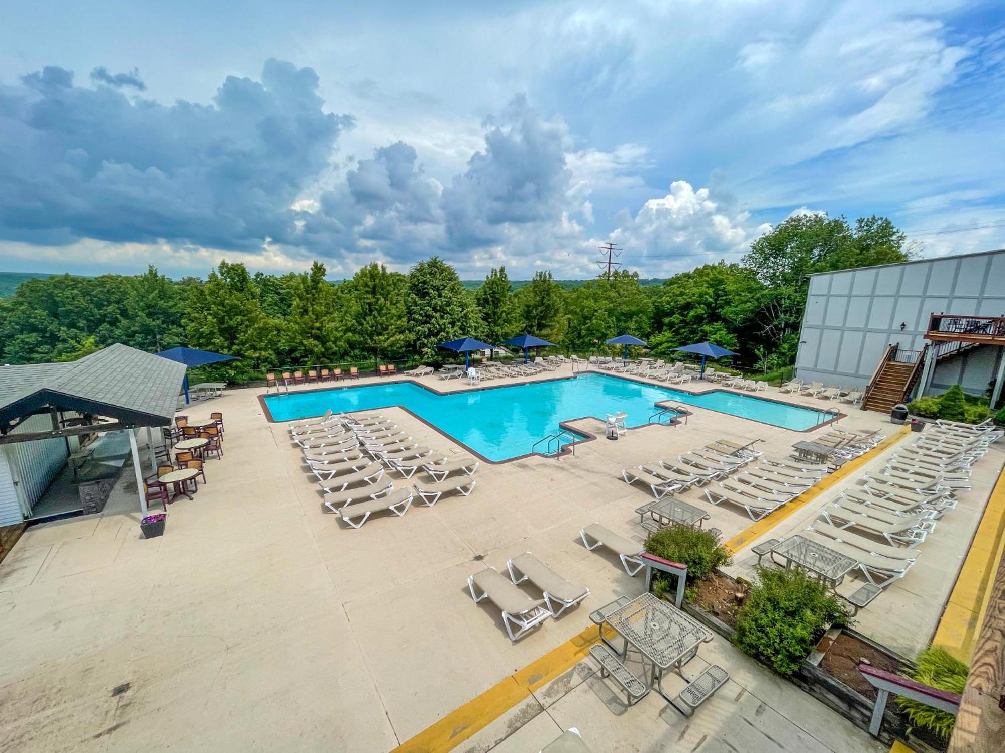 Unique Roundhouse: Hot Tub-Game Room-Firepit&More! Bushkill Exterior photo