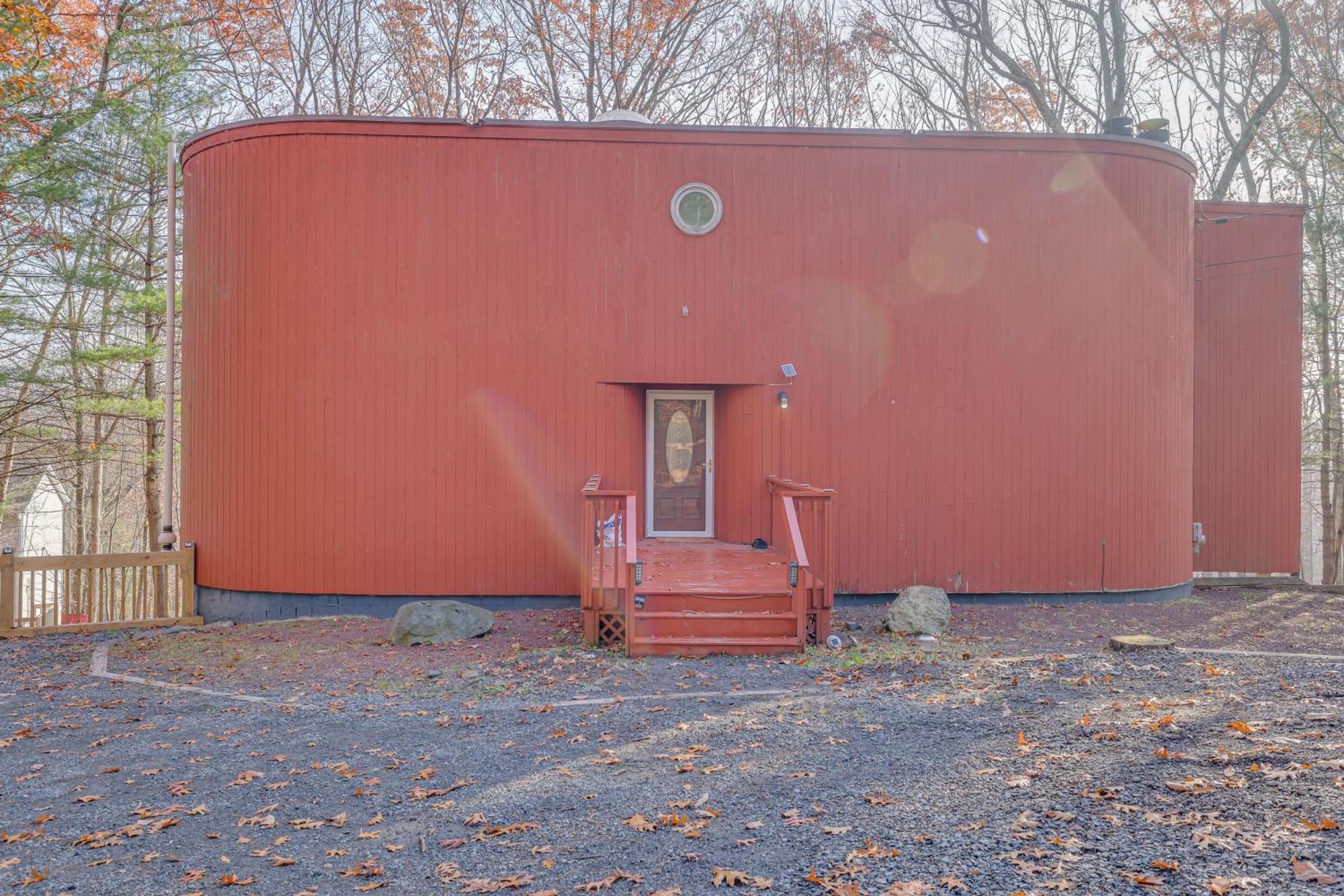 Unique Roundhouse: Hot Tub-Game Room-Firepit&More! Bushkill Exterior photo