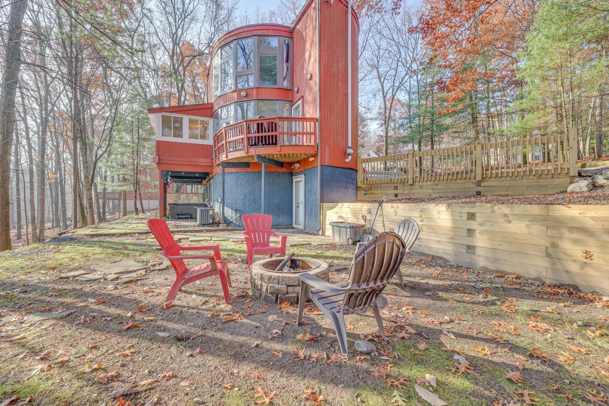 Unique Roundhouse: Hot Tub-Game Room-Firepit&More! Bushkill Exterior photo