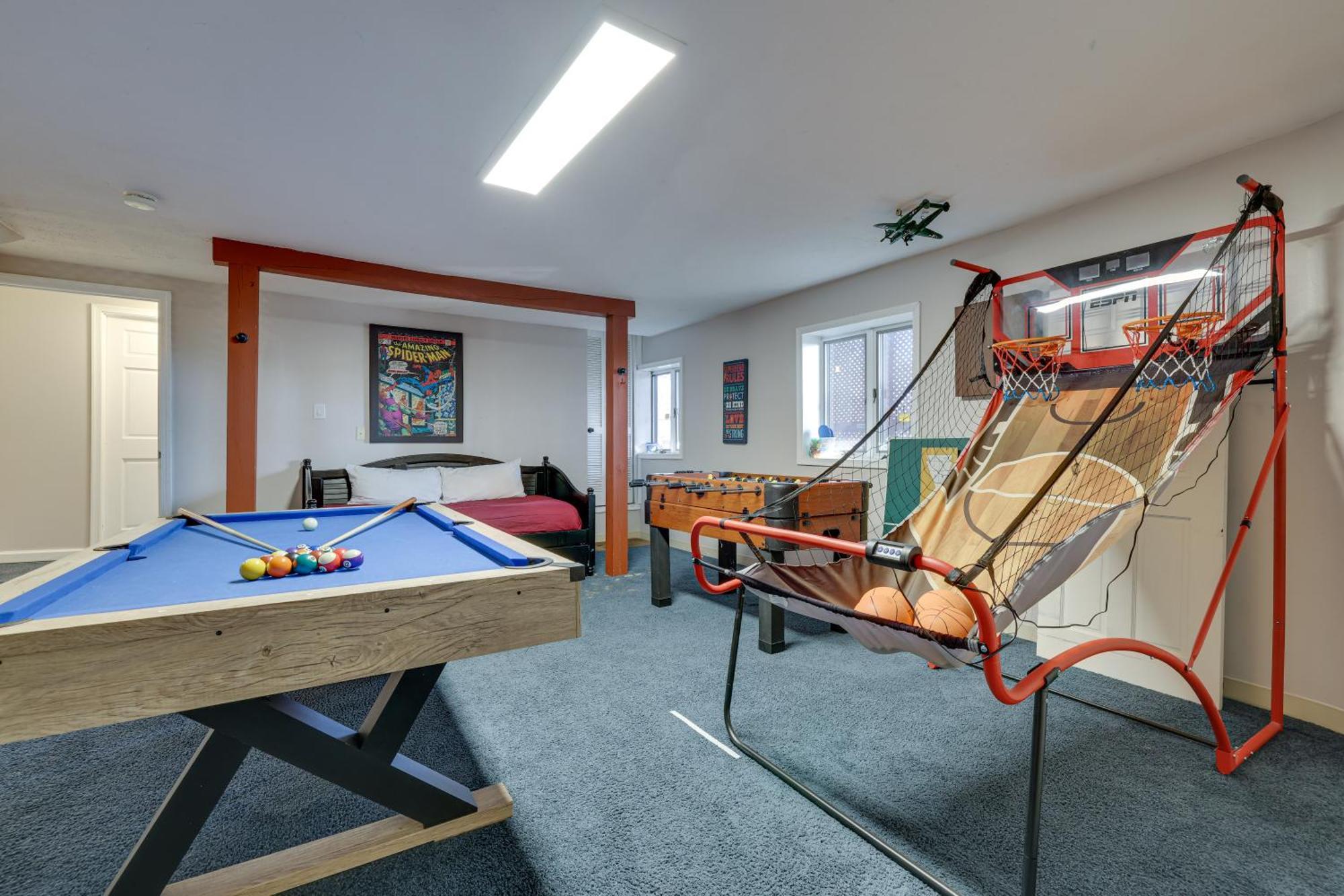 Unique Roundhouse: Hot Tub-Game Room-Firepit&More! Bushkill Exterior photo
